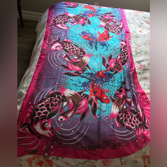 Goldfish patterned silk scarf - Picture 3 of 4